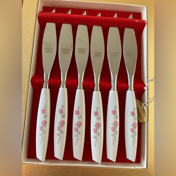 Vintage Mode Danish Stainless Serrated Steak Knives (6) ROSES Sheffield England - Picture 2 of 16